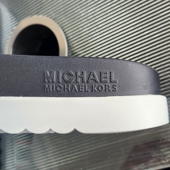 Michael kors platform Slides - womans - sz 10m - Picture 4 of 5